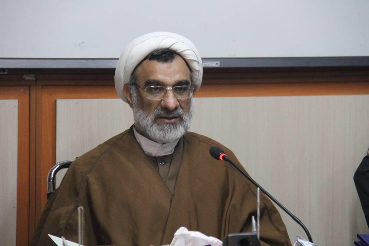 خسروپناه: انتقادات به وزیر علوم ناشی از بی‌اطلاعی بود/ سند اسلامی شدن دانشگاه را به جد پیگیری کنید