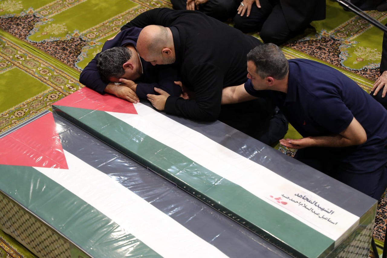 عکس/ آخرین وداع فرزندان شهید اسماعیل هنیه با پدر عکس/ آخرین وداع فرزندان شهید اسماعیل هنیه با پدر