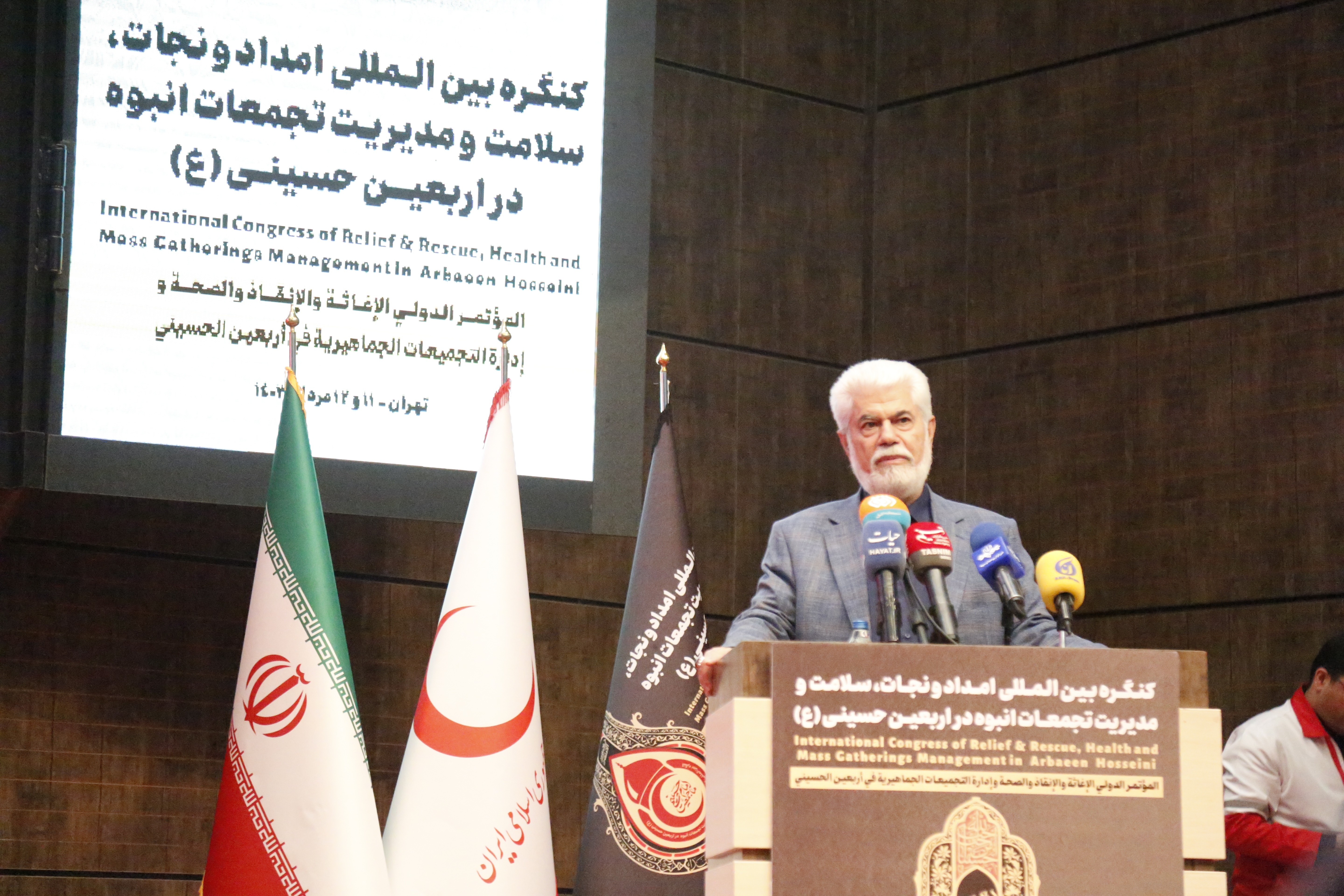 خدمترسانی ۲۰۰ خودروی امدادی و ۵ بیمارستان در مراسم پیادهروی اربعین خدمترسانی ۲۰۰ خودروی امدادی و ۵ بیمارستان در مراسم پیادهروی اربعین