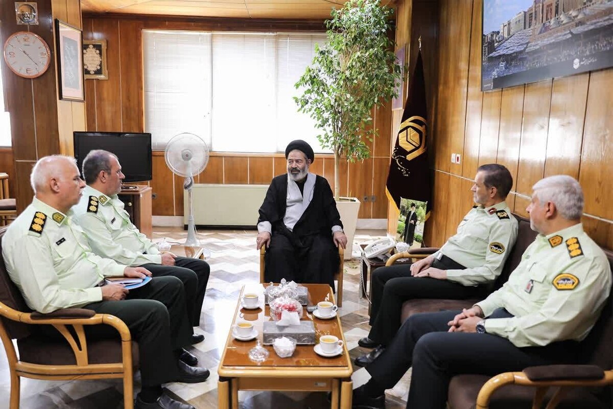 نشست مشترک فرمانده پلیس فرودگاه‌ها با سرپرست حجاج ایرانی برای اربعین 