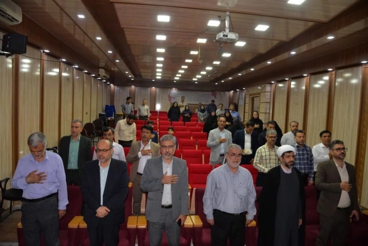 قصه خانواده ۳ نفره با هزاران بیت شعر؛ چگونه دست نوازش اهلبیت پدر، مادر و فرزند را شاعر کرد؟ قصه خانواده ۳ نفره با هزاران بیت شعر؛ چگونه دست نوازش اهلبیت پدر، مادر و فرزند را شاعر کرد؟