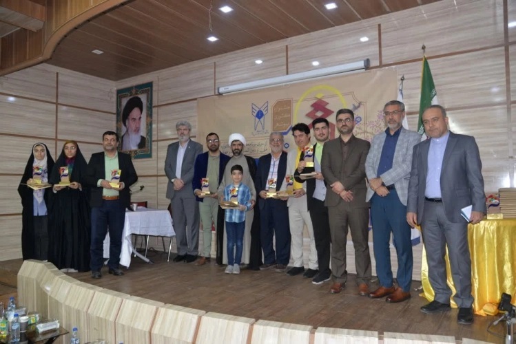 قصه خانواده ۳ نفره با هزاران بیت شعر؛ چگونه دست نوازش اهلبیت پدر، مادر و فرزند را شاعر کرد؟ قصه خانواده ۳ نفره با هزاران بیت شعر؛ چگونه دست نوازش اهلبیت پدر، مادر و فرزند را شاعر کرد؟