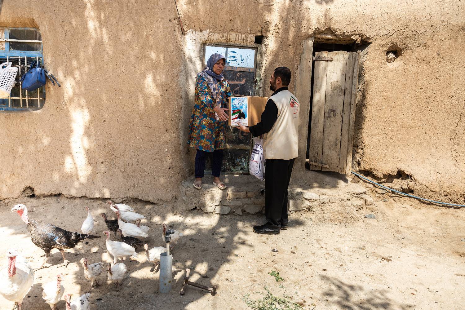 عروسکهایی در دست کودکان یتیم شرق کشور/ این گروه جهادی لبخند هدیه میدهد+ فیلم عروسکهایی در دست کودکان یتیم شرق کشور/ این گروه جهادی لبخند هدیه میدهد+ فیلم