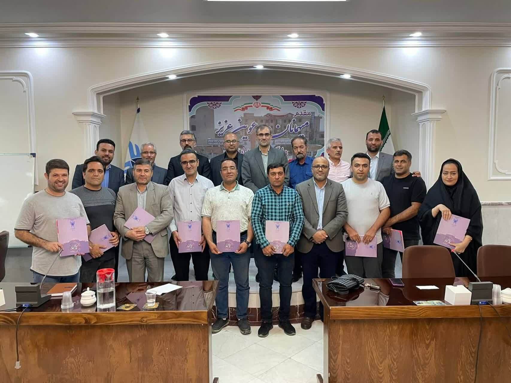 دانشگاهها نقش بسزایی در تقویت ارتباطات و تعاملات اجتماعی دارند دانشگاهها نقش بسزایی در تقویت ارتباطات و تعاملات اجتماعی دارند