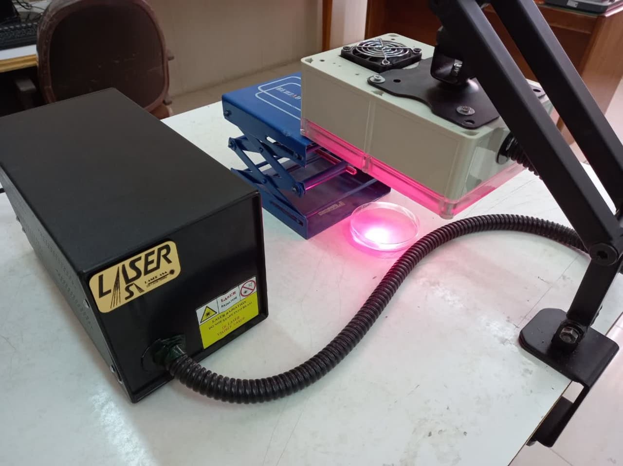 مهندسی اپتیک و لیزر، رشته تخصصی ناشناخته با گستره شغلی فراوان و درآمدزا مهندسی اپتیک و لیزر، رشته تخصصی ناشناخته با گستره شغلی فراوان و درآمدزا