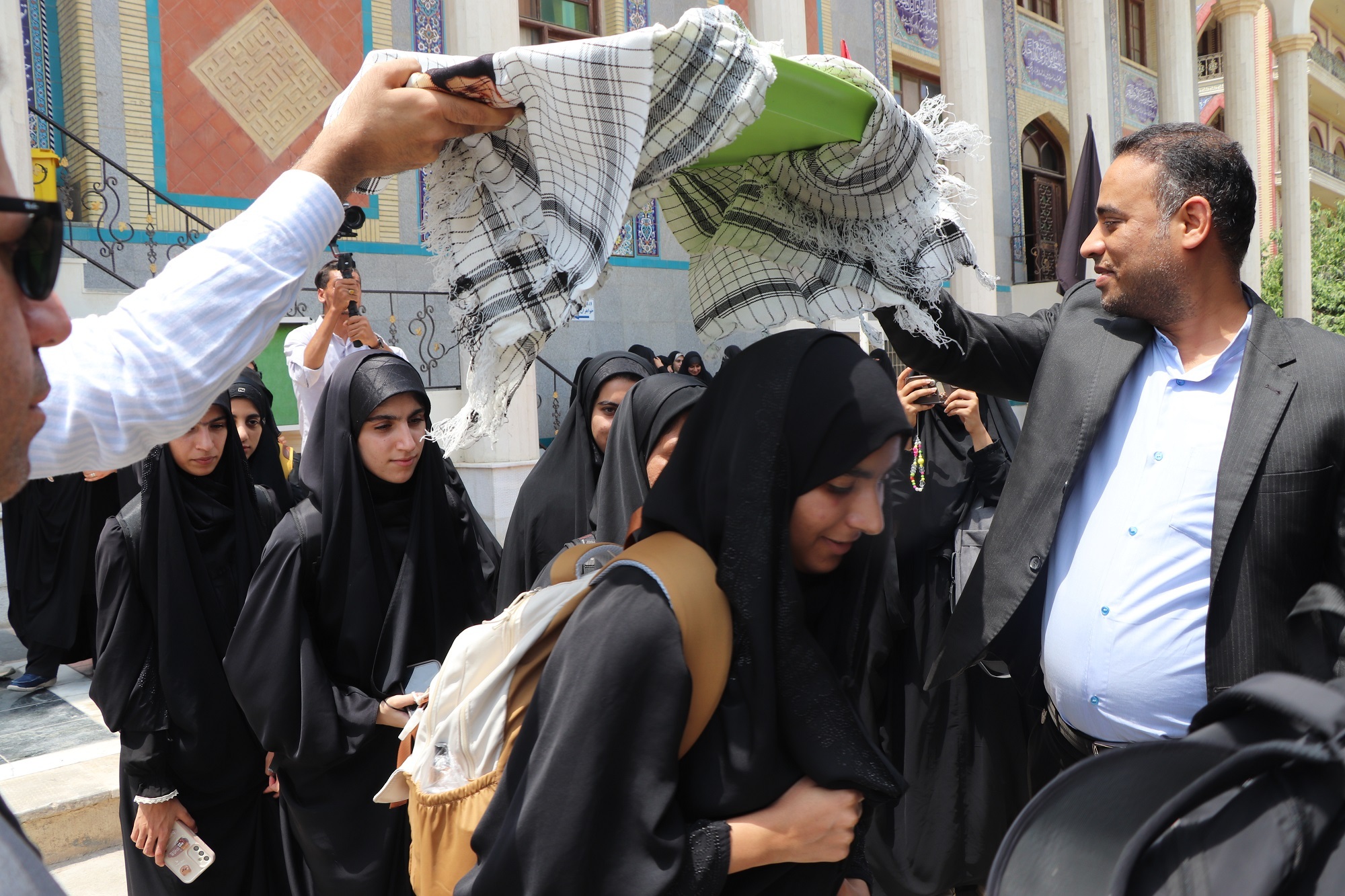اعزام کاروان دانشجویی دانشگاه آزاد بندرعباس به کربلای معلی اعزام کاروان دانشجویی دانشگاه آزاد بندرعباس به کربلای معلی