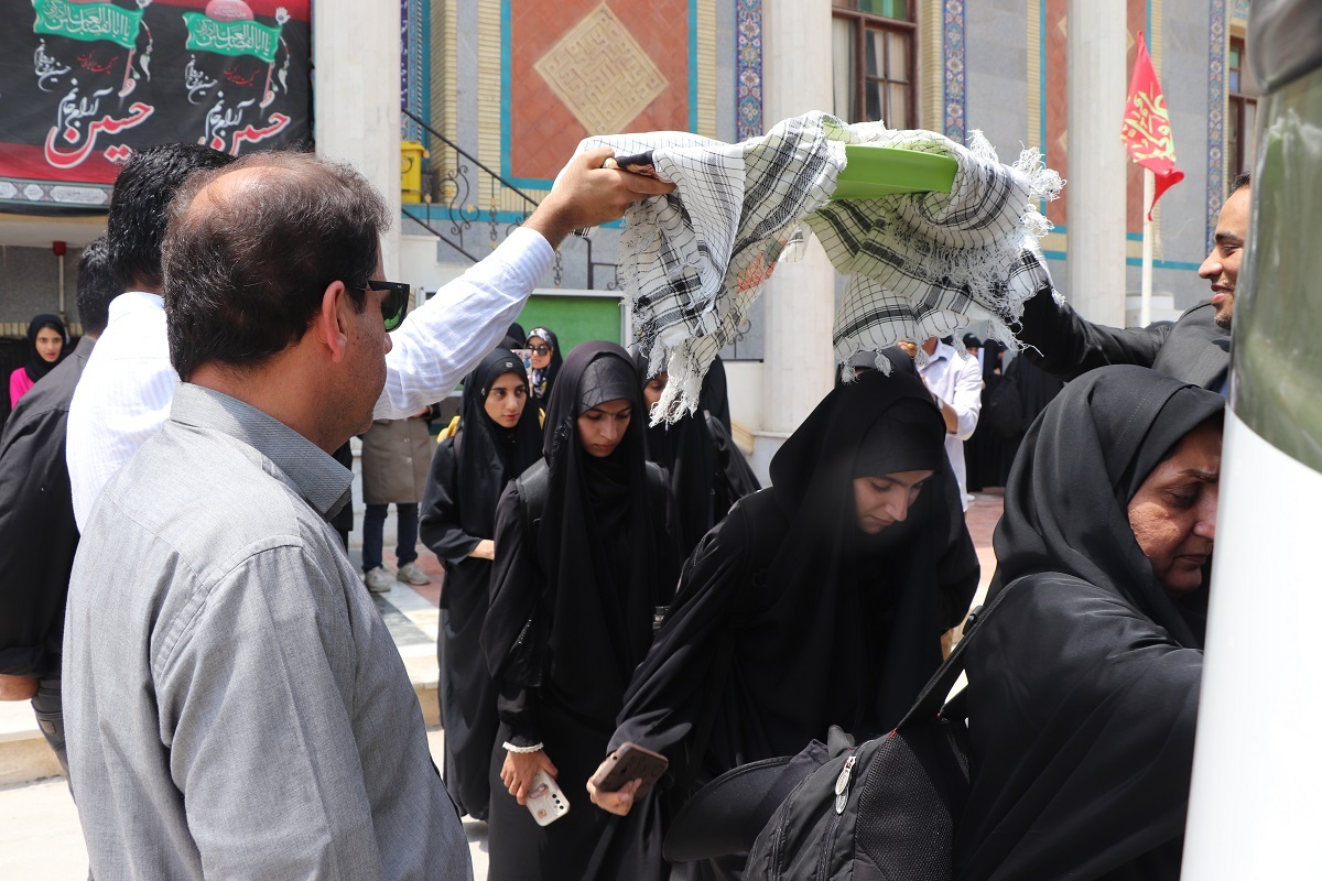 اعزام کاروان دانشجویی دانشگاه آزاد بندرعباس به کربلای معلی