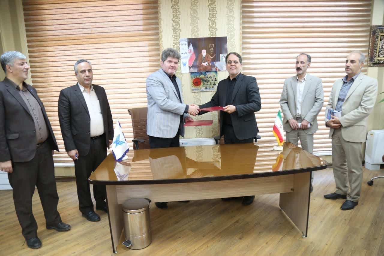 جزئیاتی از تفاهمنامه دانشگاه آزاد اسلامی و کمیته امداد استان کرمانشاه جزئیاتی از تفاهمنامه دانشگاه آزاد اسلامی و کمیته امداد استان کرمانشاه