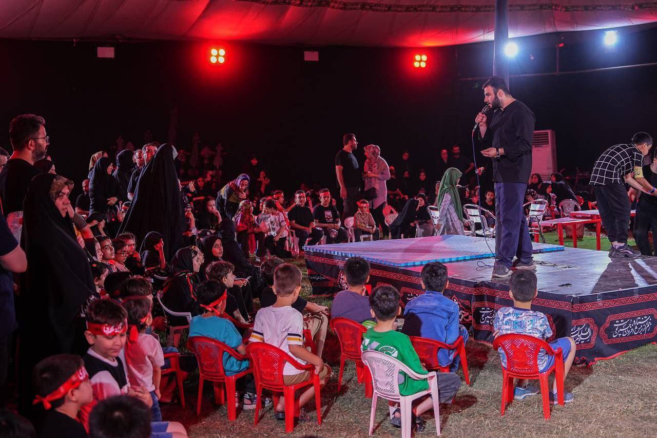 ۱۰ هزار کودک از «شهر کودکان حسینی» استقبال کردند / فضایی ویژه عزاداری کودکان برای سیدالشهدا ۱۰ هزار کودک از «شهر کودکان حسینی» استقبال کردند / فضایی ویژه عزاداری کودکان برای سیدالشهدا