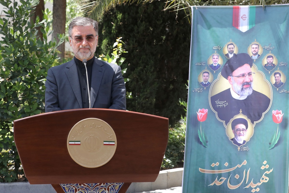 حسینی‌پور: لایحه نوسانات ارز و رفع موانع تولید به مجلس ارسال شد