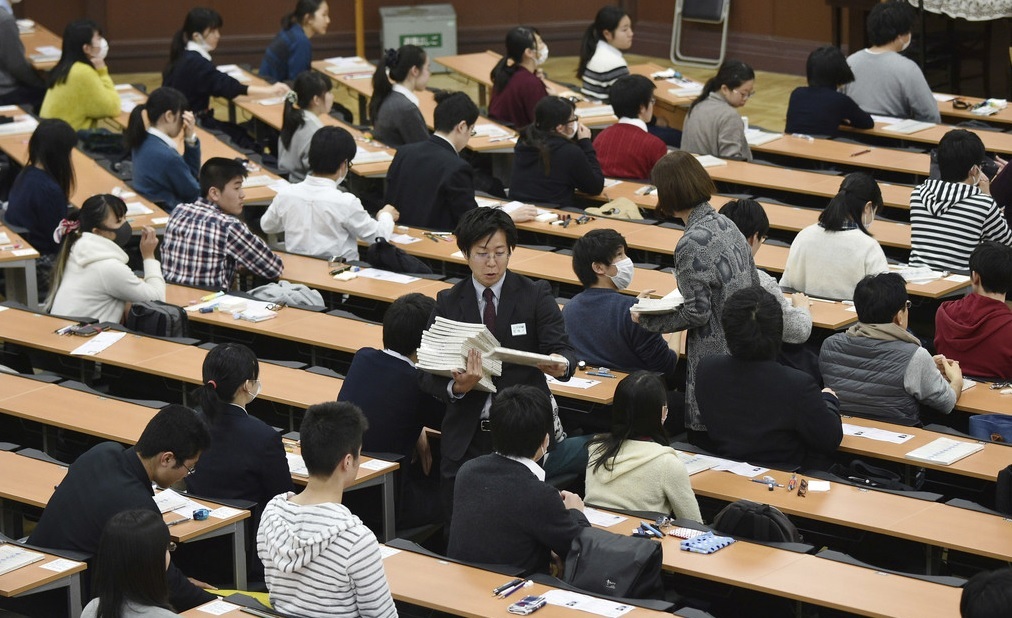کدام کشور‌ها قبل از دانشگاه باید آزمونی همانند کنکور بدهند؟