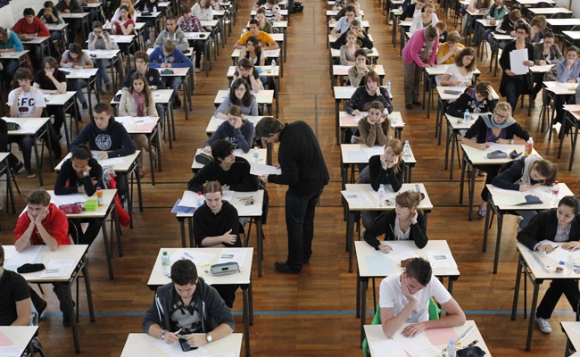 کدام کشور‌ها قبل از دانشگاه باید آزمونی همانند کنکور بدهند؟