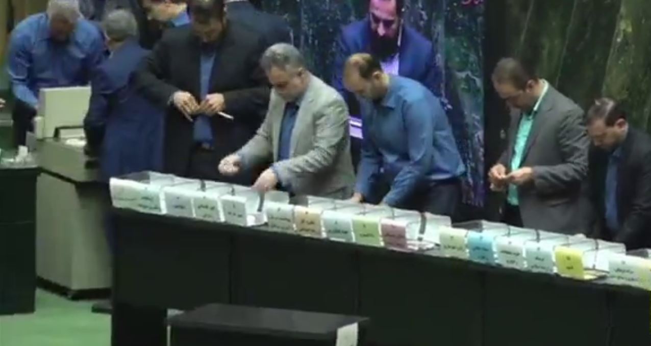 جلسه رأی‌اعتماد به وزرای پیشنهادی دولت آغاز شد/ نمایندگان مجلس، فرش قرمز را زیر پای کدام وزرا می‌اندازند؟