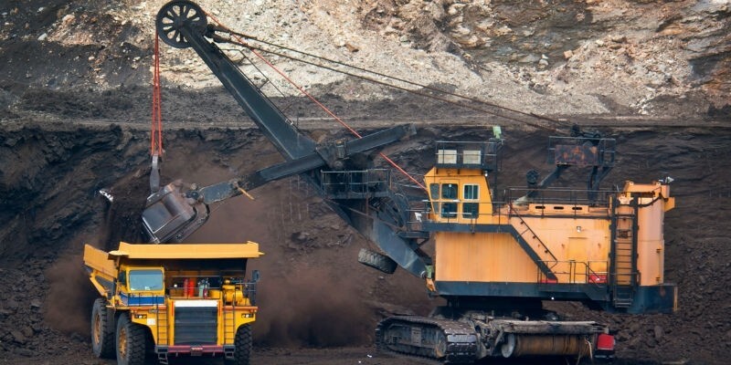 افزایش ۳۰۰ درصدی حقوق دولتی در بخش معدن بازنگری شود بخش معدن