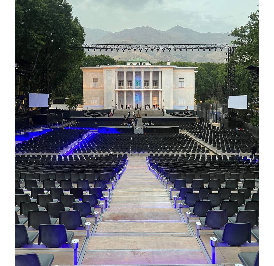 تئاتر در خدمت فناوری و تکنولوژی/ «سی صد» و مرزهایی که درنوردیده میشوند تئاتر در خدمت فناوری و تکنولوژی/ «سی صد» و مرزهایی که درنوردیده میشوند