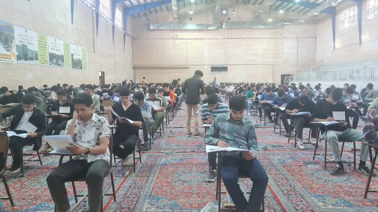 رقابت داوطلبان کاردانی پیوسته و کارشناسی ناپیوسته در دانشگاه آزاد لنجان رقابت داوطلبان کاردانی پیوسته و کارشناسی ناپیوسته در دانشگاه آزاد لنجان