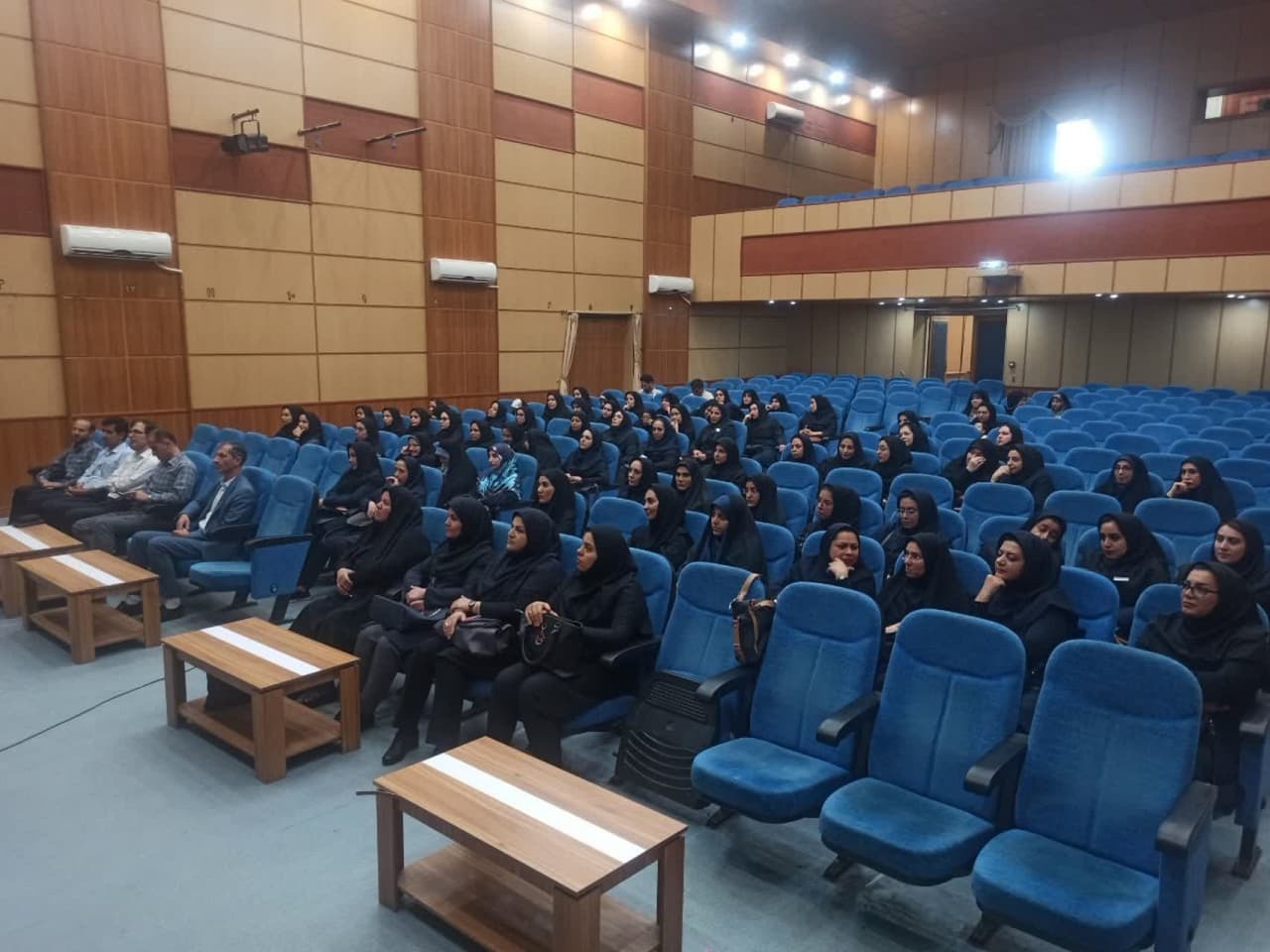 تربیت نسلی برای آینده نیاز به کسب آگاهی دارد تربیت نسلی برای آینده نیاز به کسب آگاهی دارد