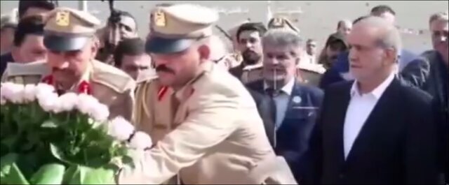 حضور پزشکیان در یادمان شهید سلیمانی و ابومهدی المهندس حضور پزشکیان در یادمان شهید سلیمانی و ابومهدی المهندس