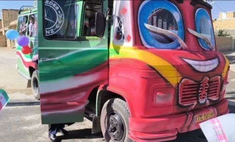 تنها مینی بوس روستا برای کلاس اولیها/ دانش آموزان امروز با سرویس رنگارنگ جدید شگفت زده شدند تنها مینی بوس روستا برای کلاس اولیها/ دانش آموزان امروز با سرویس رنگارنگ جدید شگفت زده شدند