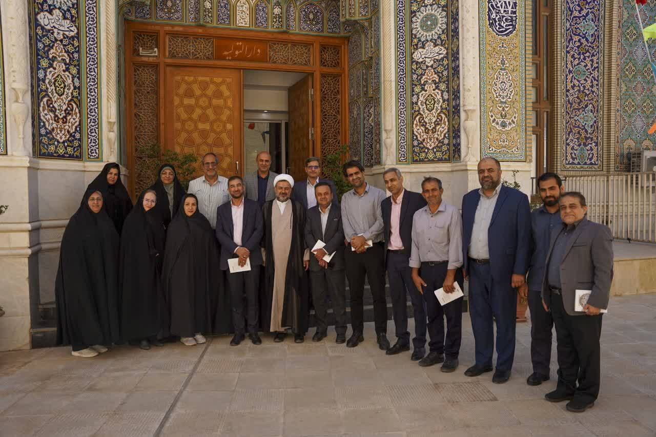 انتقال حس مطالعه به جوانان توسط اساتید صورت میگیرد انتقال حس مطالعه به جوانان توسط اساتید صورت میگیرد