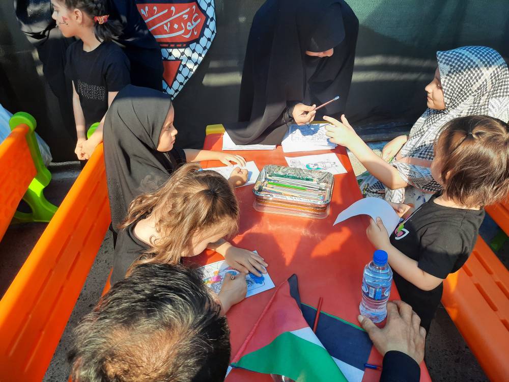 تهران برای زائران جامانده اربعین آغوش باز کرد/ طریق مشایه؛ از میدان امام حسین تا حرم سیدالکریم +عکس