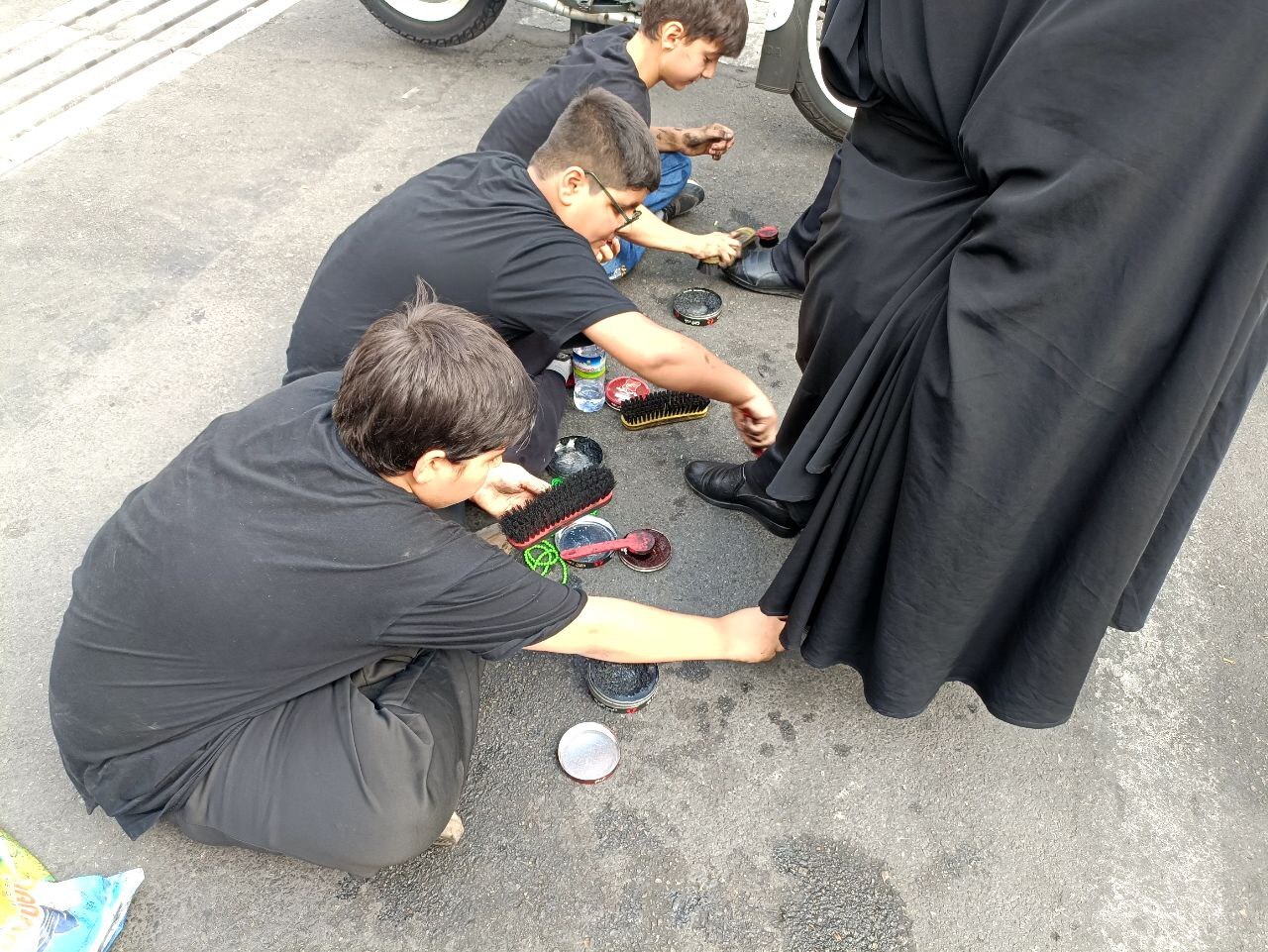 تهران برای زائران جامانده اربعین آغوش باز کرد/ طریق مشایه؛ از میدان امام حسین تا حرم سیدالکریم +عکس