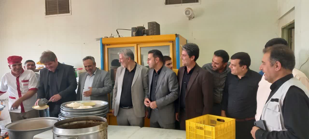 دانشگاه آزاد پیشگام در برپایی موکب و خدمترسانی به زائران امام حسین(ع) دانشگاه آزاد پیشگام در برپایی موکب و خدمترسانی به زائران امام حسین(ع)