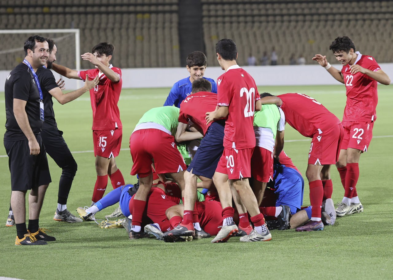 آقای جلالی! باخت به تاجیکستان را کجای دلمان بگذاریم؟/ عقبگرد فوتبال پایه که از پس تیمهای تازه توسعه یافته برنمیآید آقای جلالی! باخت به تاجیکستان را کجای دلمان بگذاریم؟/ عقبگرد فوتبال پایه که از پس تیمهای تازه توسعه یافته برنمیآید