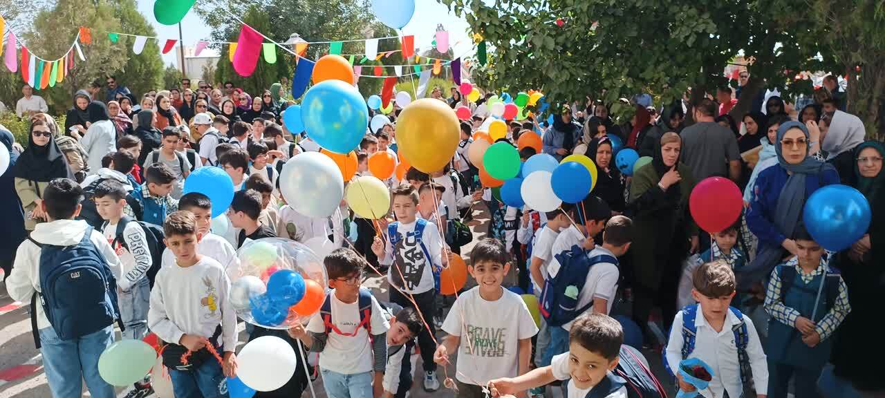 تحصیل ۳ هزار و ۲۰۰ دانش‌آموز در مدارس سمای ابهر