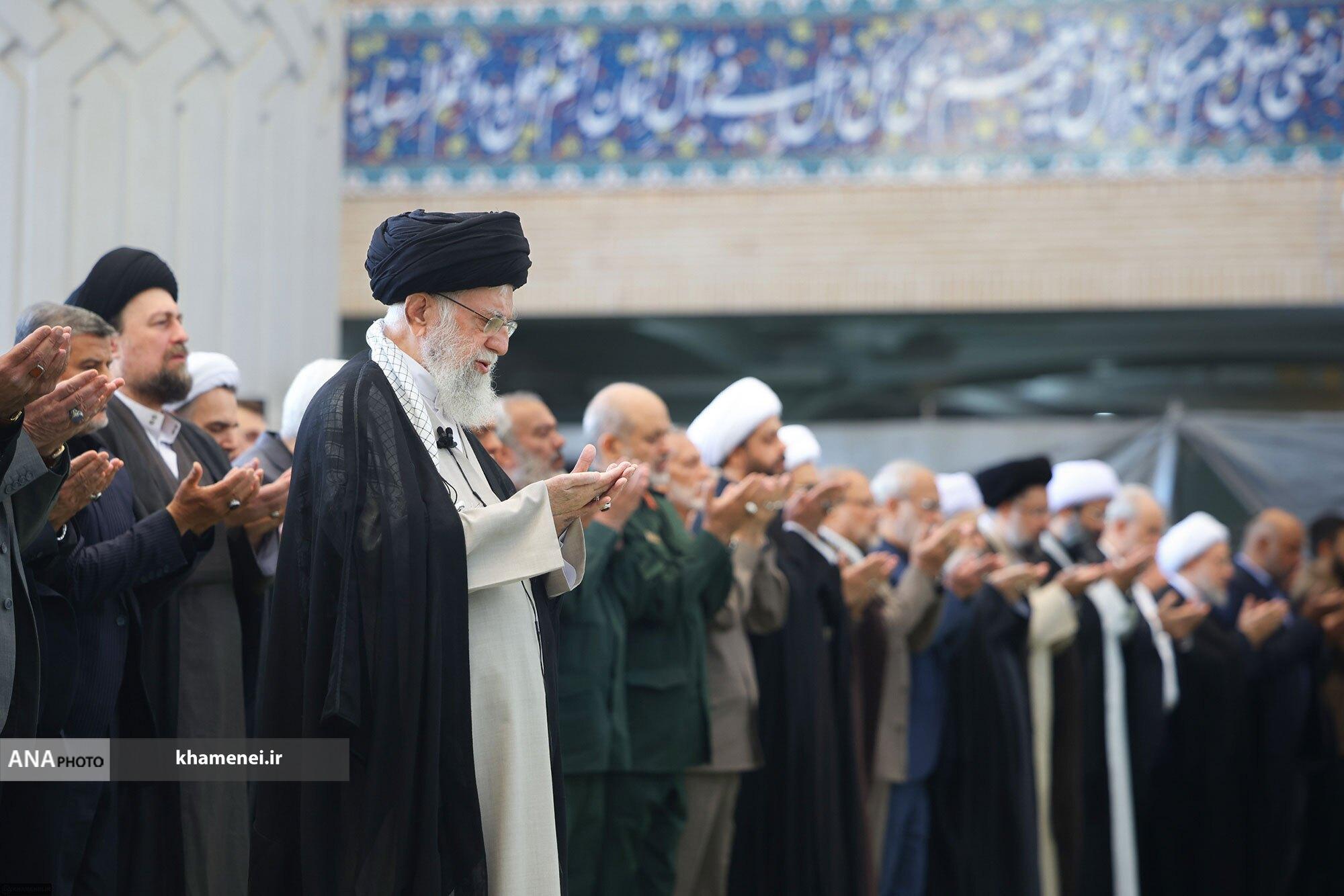 چند پرده از متفاوت‌ترین نماز جمعه قرن جدید