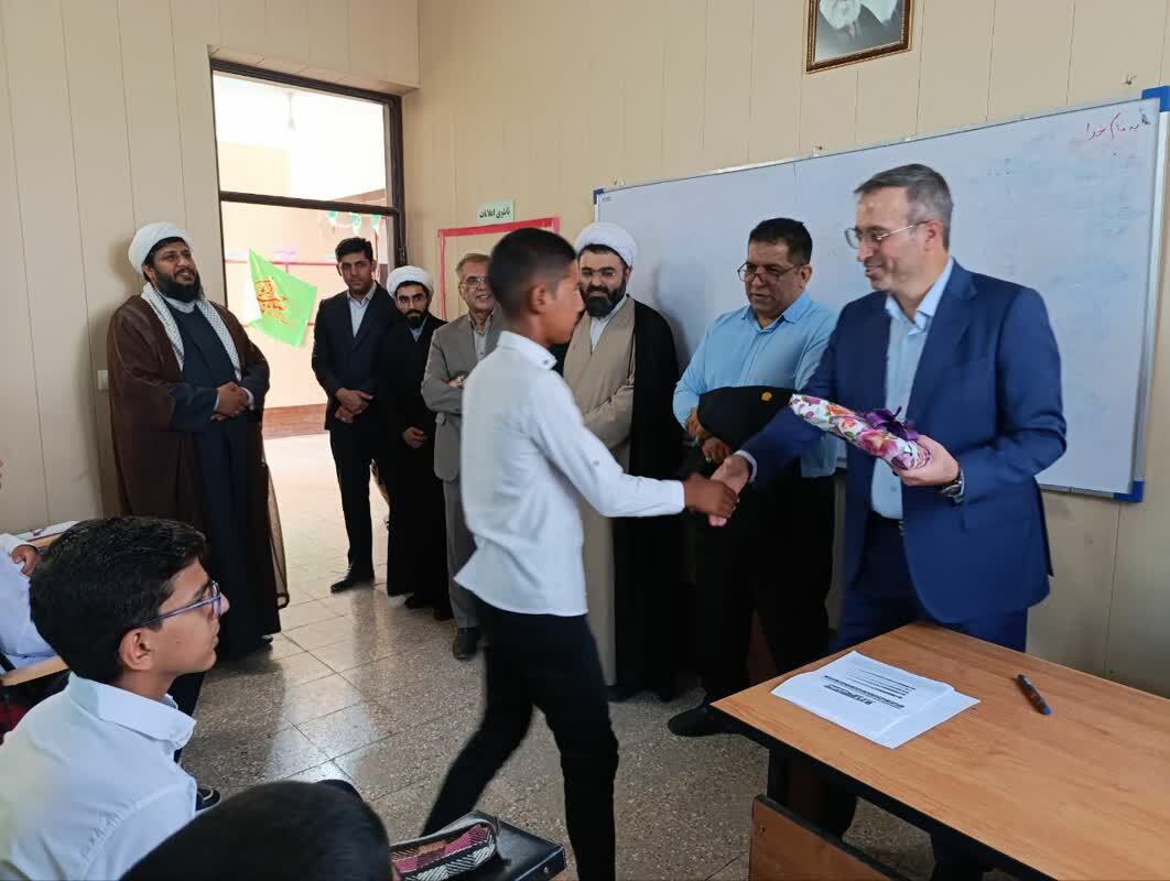 تقارن هفته دفاع مقدس با تحصیلی پیام‌آور تخصص و تعهد است