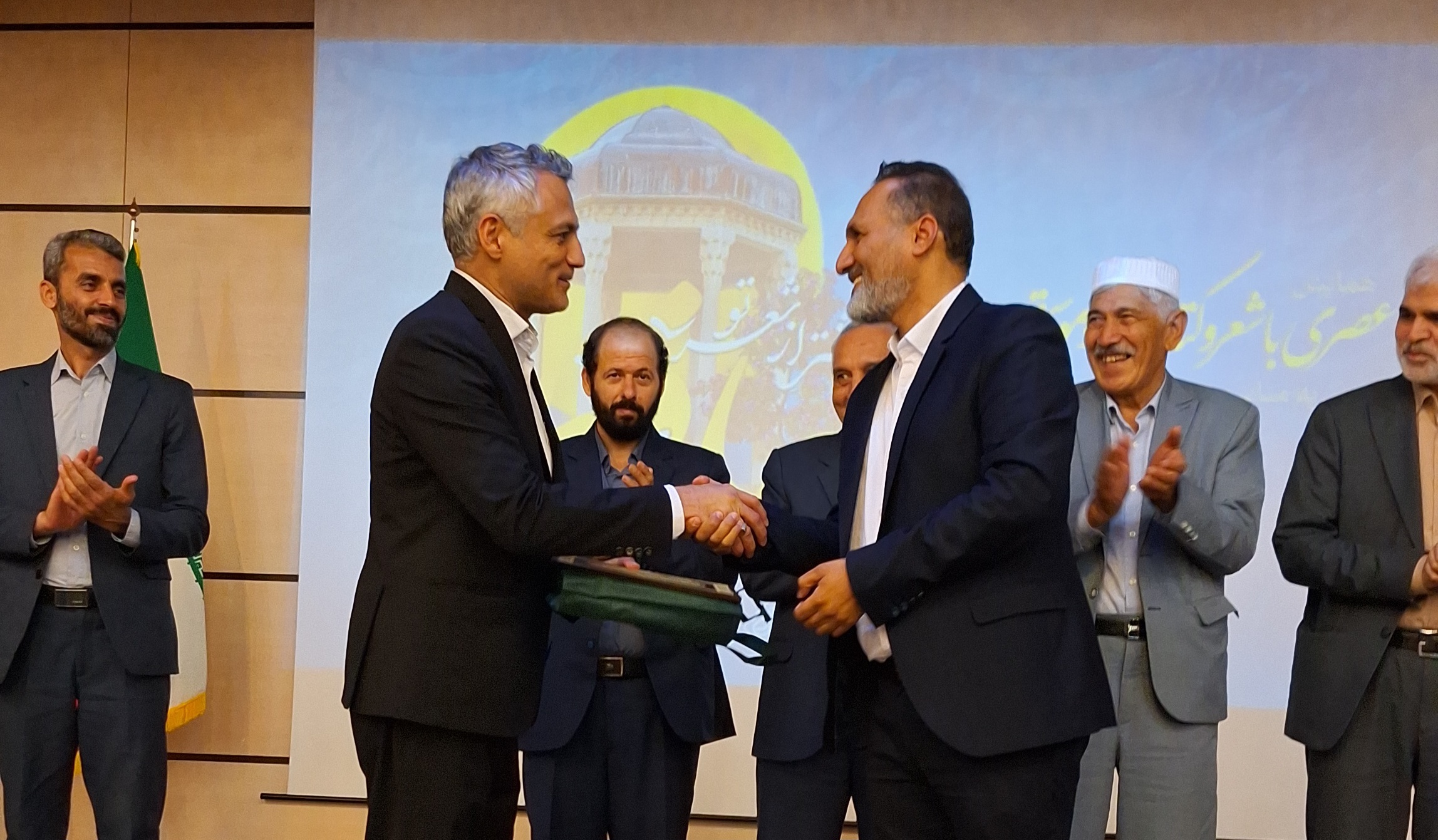 بیداری امت اسلام با ترویج و اشتراکگذاری کتابهای صوتی بیداری امت اسلام با ترویج و اشتراکگذاری کتابهای صوتی