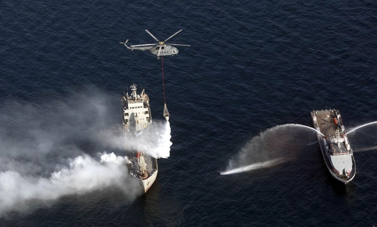 جزئیات رزمایش مرکب دریایی آیونز ۲۰۲۴/ اجرای عملیات اطفای حریق توسط تیمهای امدادی +عکس جزئیات رزمایش مرکب دریایی آیونز ۲۰۲۴/ اجرای عملیات اطفای حریق توسط تیمهای امدادی +عکس