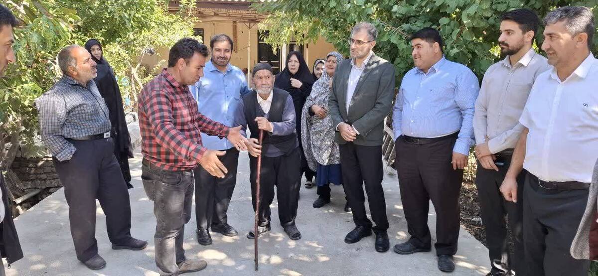 دیدار با خانواده شهدا موجب تجدید روحیه خدمت می‌شود