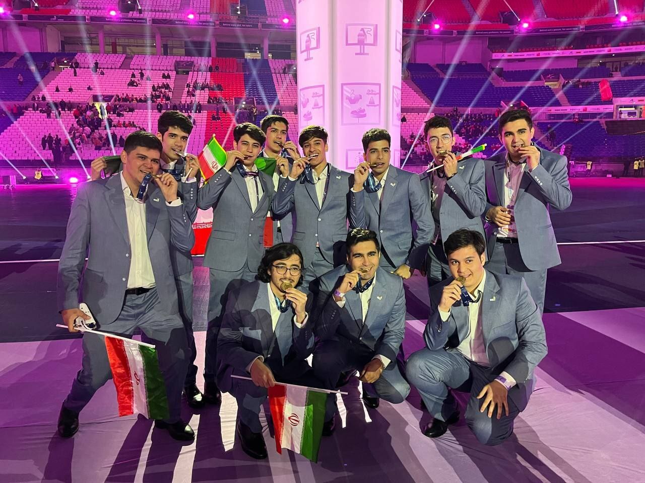 صعود از تعمیرگاه پدر تا رقابتهای جهانی مهارت پاریس/ جوانی که با تلاش و اراده نام ایران را جهانی کرد صعود از تعمیرگاه پدر تا رقابتهای جهانی مهارت پاریس/ جوانی که با تلاش و اراده نام ایران را جهانی کرد