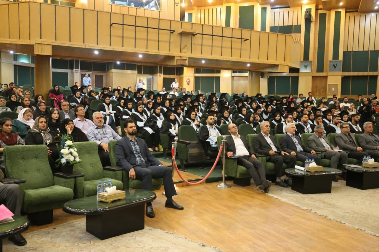 چه بسیار کهنسالانی که در فراق جوانی اشک ندامت ریخته‌اند