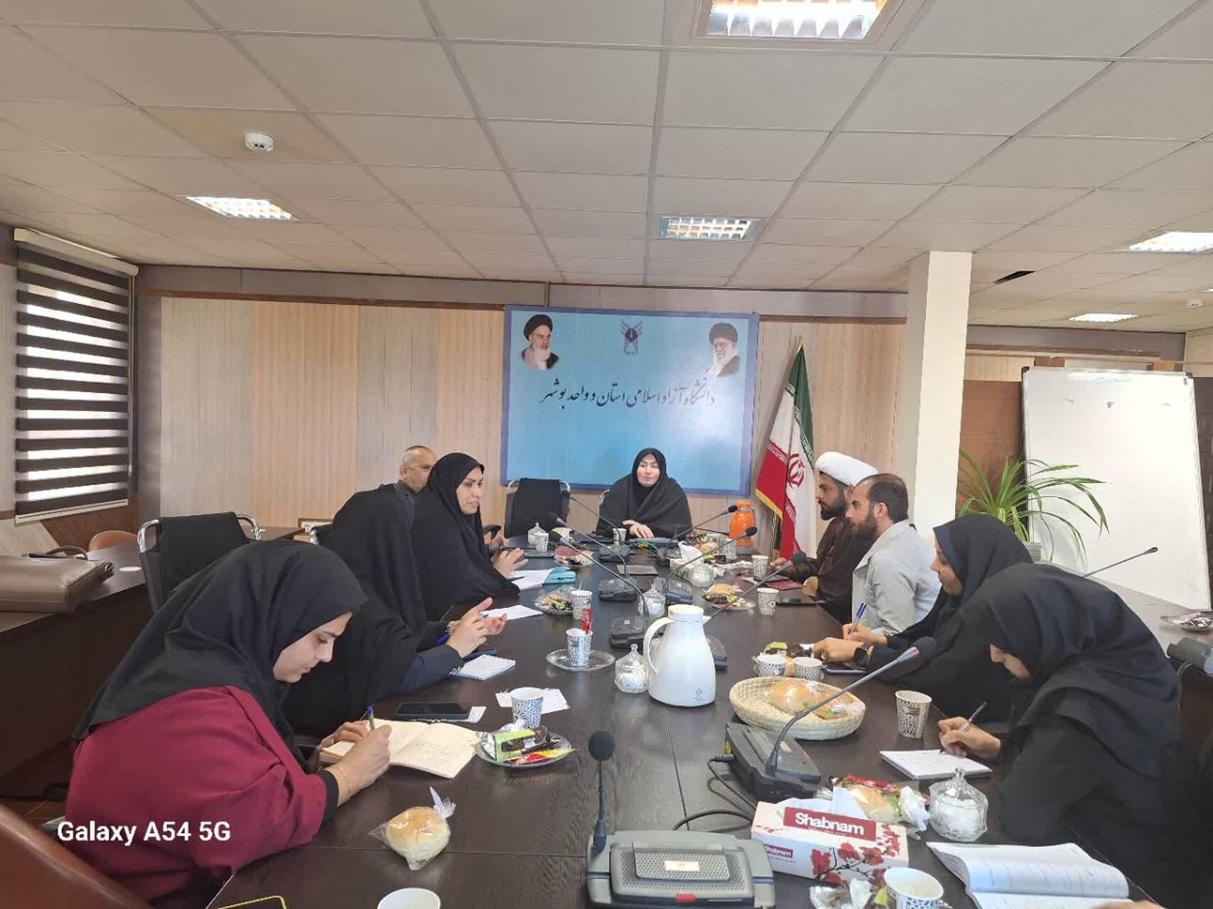 امروز رسانه ابزار کارآمد برای انتقال مفاهیم فرهنگی در جامعه اسلامی است امروز رسانه ابزار کارآمد برای انتقال مفاهیم فرهنگی در جامعه اسلامی است