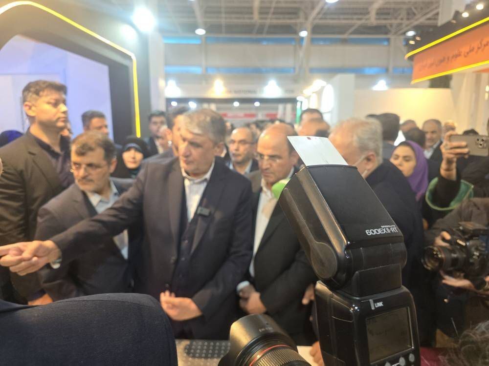 اسلامی از جدیدترین دستاوردهای ایران در حوزه لیزر رونمایی کرد +عکس