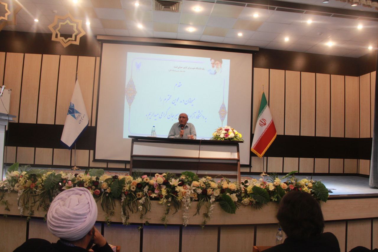 دانشجوی موفق از کمترین امکانات بیشترین بهره را میبرد دانشجوی موفق از کمترین امکانات بیشترین بهره را میبرد