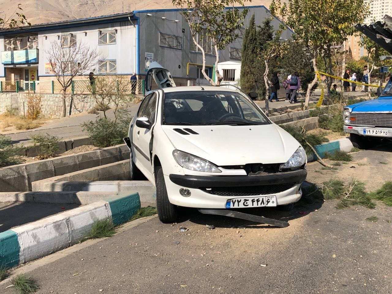 تصادف یک کامیون با ۱۴ خودرو در غرب تهران +عکس تصادف یک کامیون با ۱۴ خودرو در غرب تهران +عکس