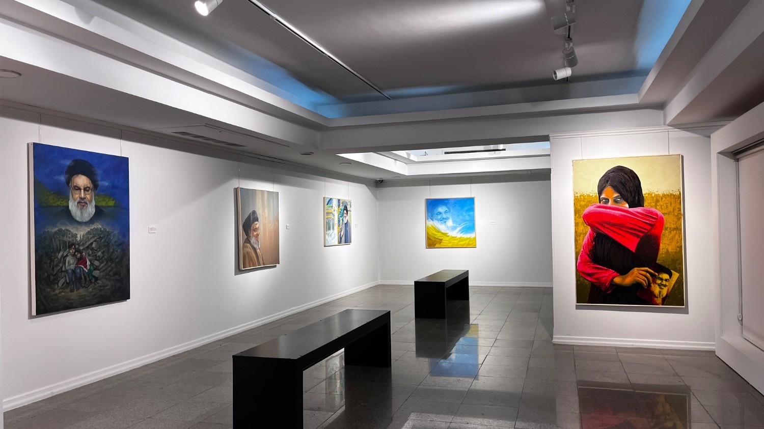 «ققنوس قدس» بال و پر گشود/ نقاشی فرماندهان حزب الله دیوارکوب حوزه هنری شد «ققنوس قدس» بال و پر گشود/ نقاشی فرماندهان حزب الله دیوارکوب حوزه هنری شد