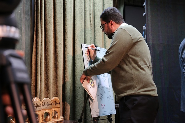 معرفی آثار خلّاق جشنواره «شعر و داستان» با هدف حفظ هویت فرهنگی معرفی آثار خلّاق جشنواره «شعر و داستان» با هدف حفظ هویت فرهنگی