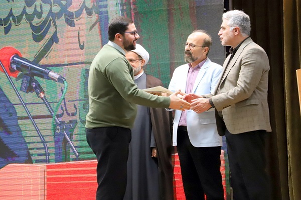 برترینها جشنواره سراسری شعر و داستان دانشگاه آزاد معرفی شدند برترینها جشنواره سراسری شعر و داستان دانشگاه آزاد معرفی شدند