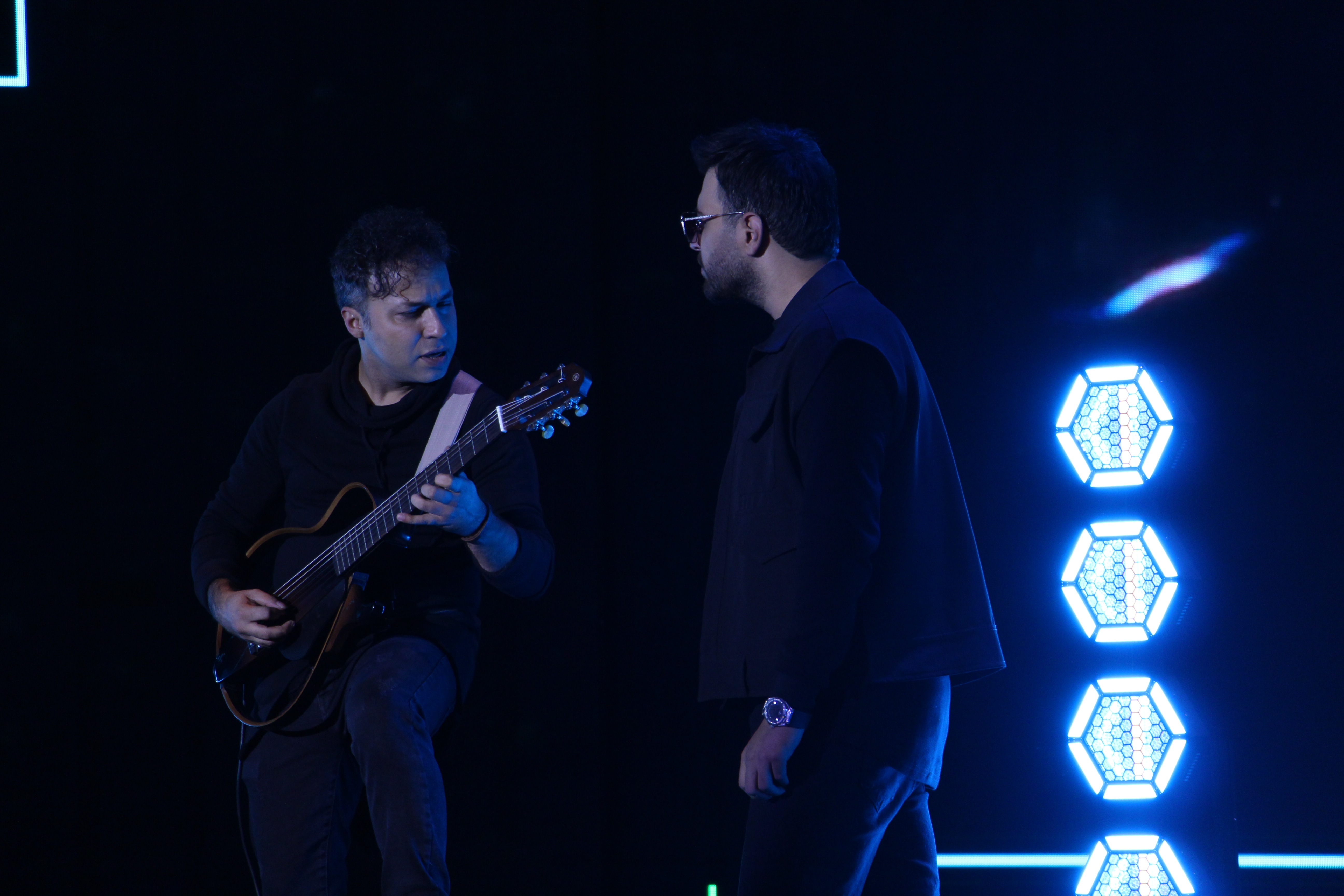 اجرای پر اقبال &laquo;آصف آریا&raquo; در برج میلاد/ برای عشق بزرگی به نام مادر