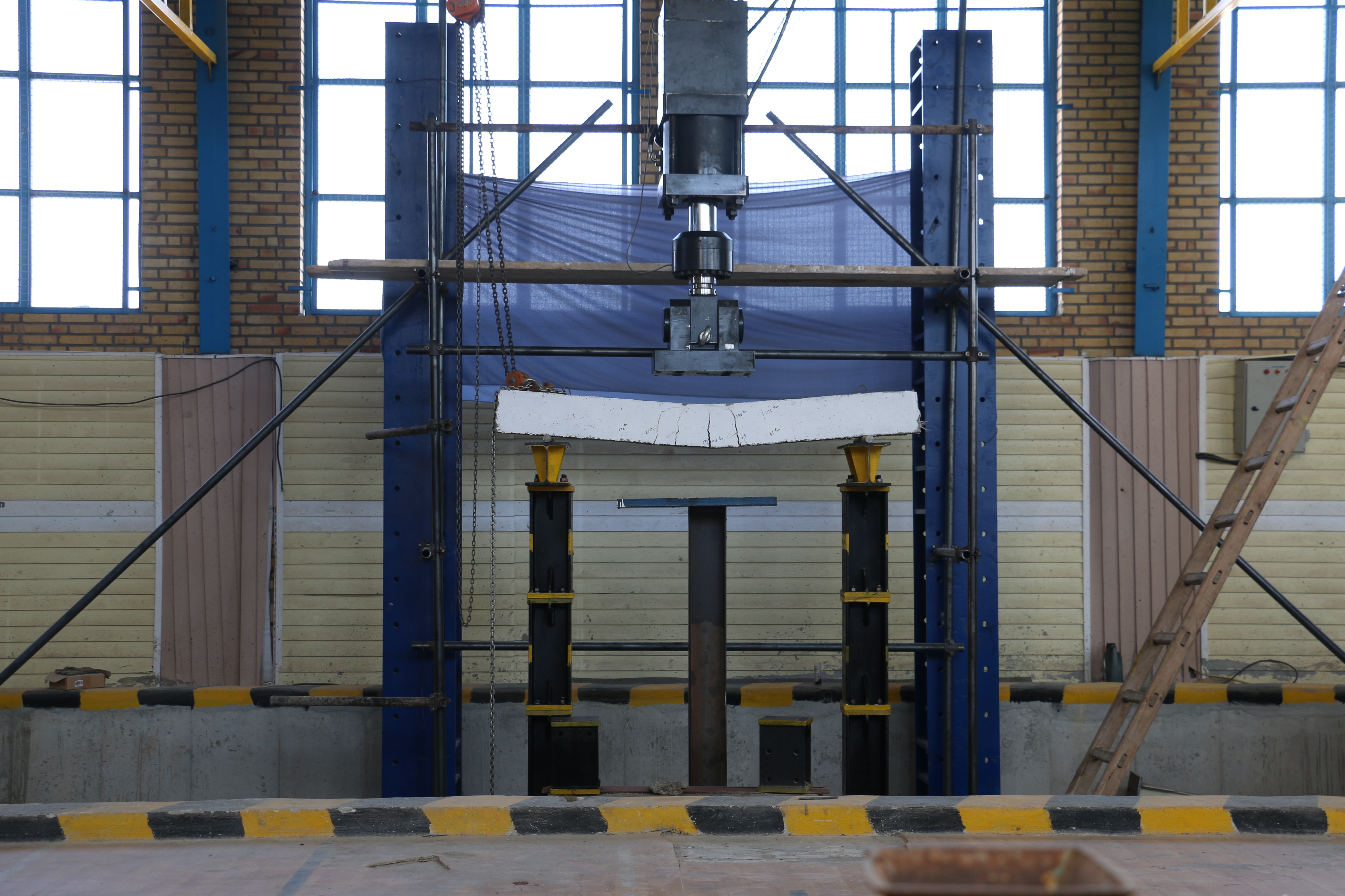 گسترش استفاده از مصالح، تجهیزات و تکنولوژی‌های نوین در حوزه مهندسی عمران