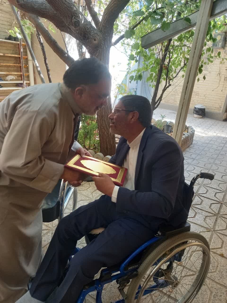 اعطای دانشنامه افتخاری به شهدای دانشجوی دانشگاه آزاد زاهدان