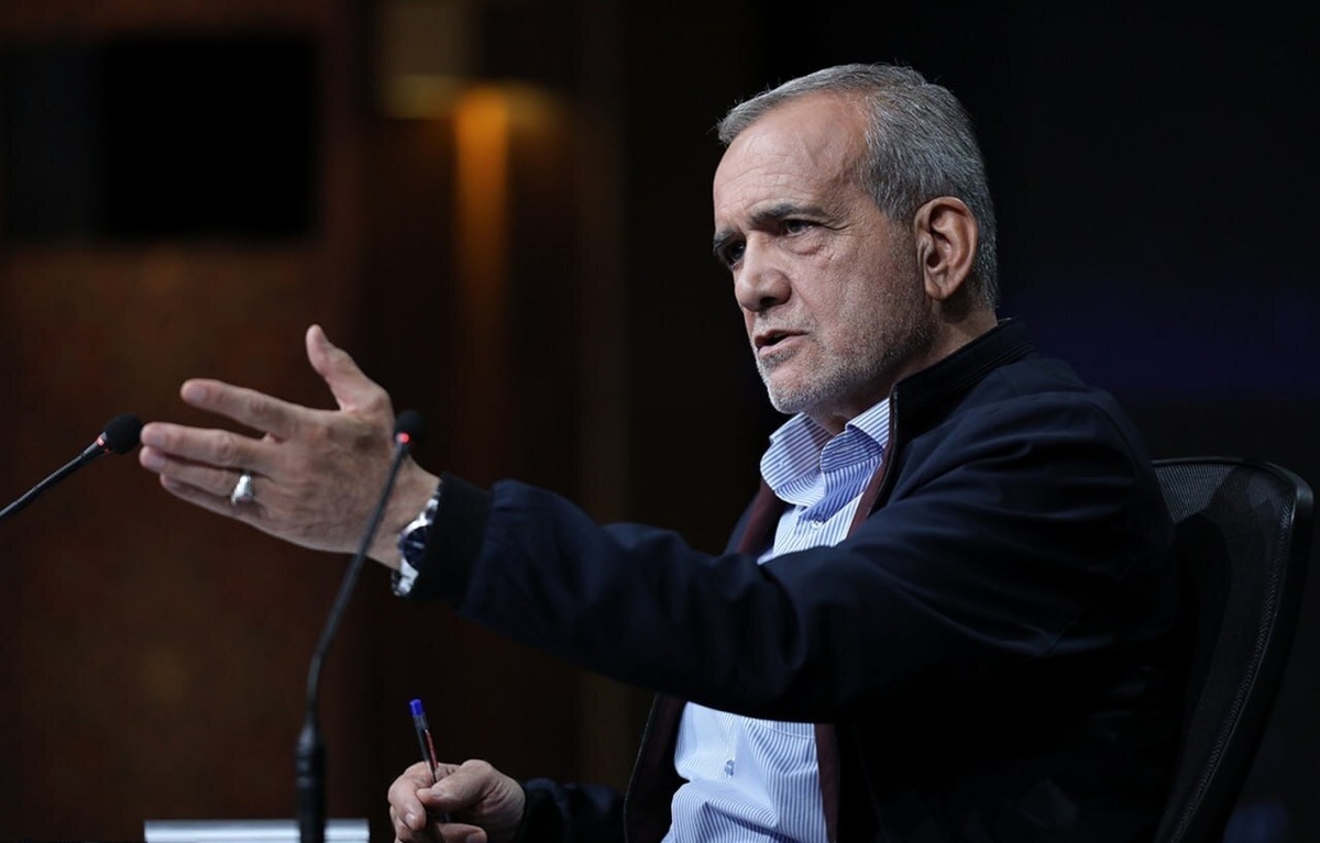 پزشکیان: نخبگان دانشگاهی خیلی بهتر از ما بودند  به‌خاطر خون شهدا باید به مردم خدمت کرد