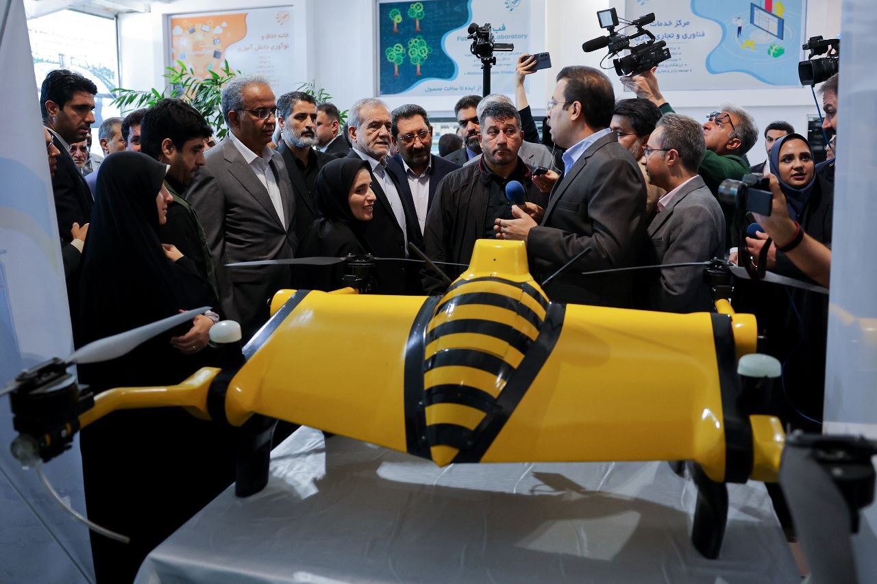 رئیس‌جمهور از پارک علم و فناوری زاهدان بازدید کرد