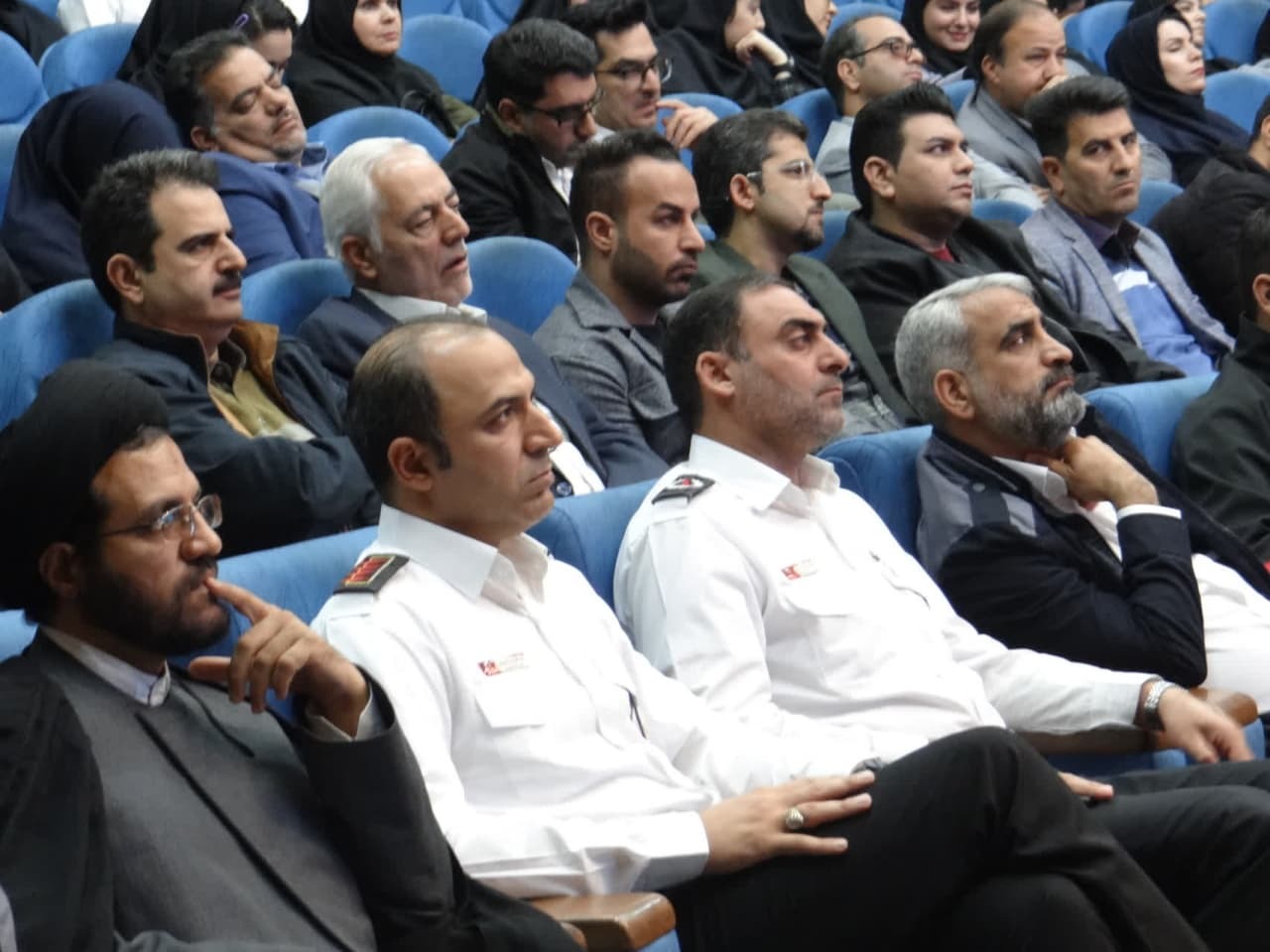 چرا بحران خودکشی رخ میدهد؟/ لزوم رفع معضل «درست کار کردن» و «کار درست کردن» چرا بحران خودکشی رخ میدهد؟/ لزوم رفع معضل «درست کار کردن» و «کار درست کردن»