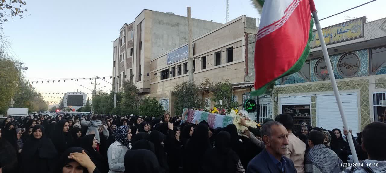 حضور دانشگاهیان واحد ارسنجان در مراسم بدرقه شهید گمنام